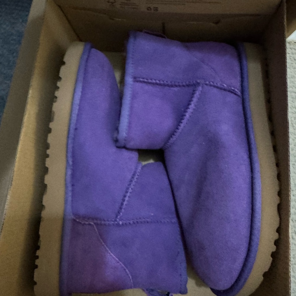UGG Classic Mini II in Vibrant Purple